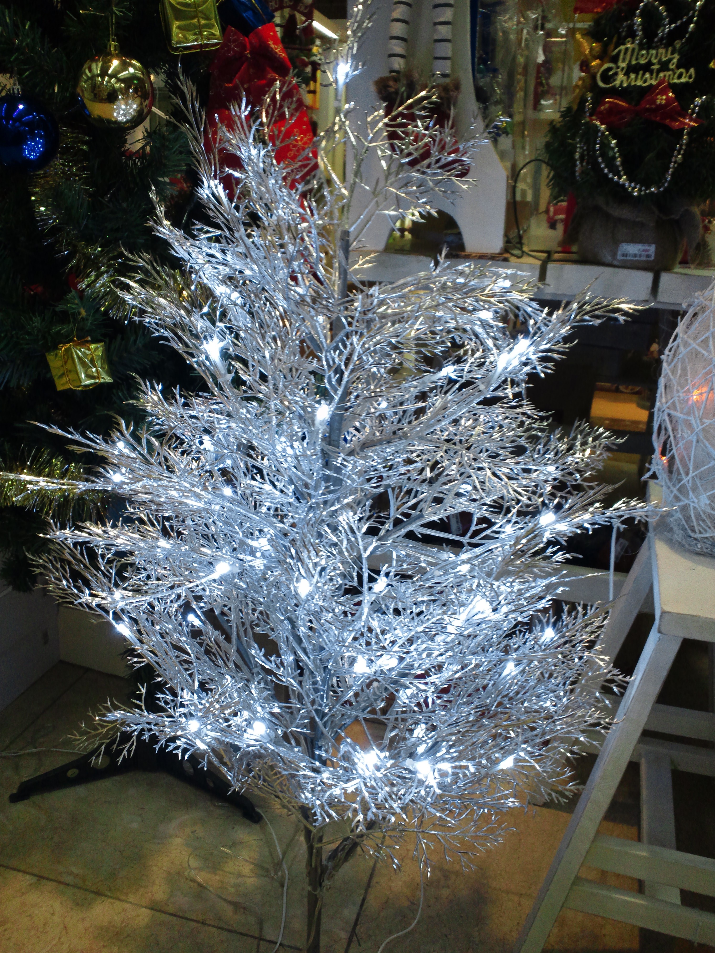 LEDのクリスマスツリー