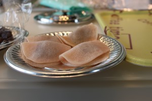 最新のガスコンロで作った「桜餅」の皮を作っています